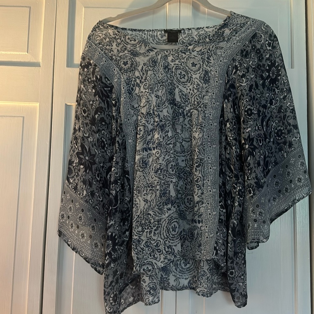Ann Taylor bohemian style flowy blue top excellent condition
